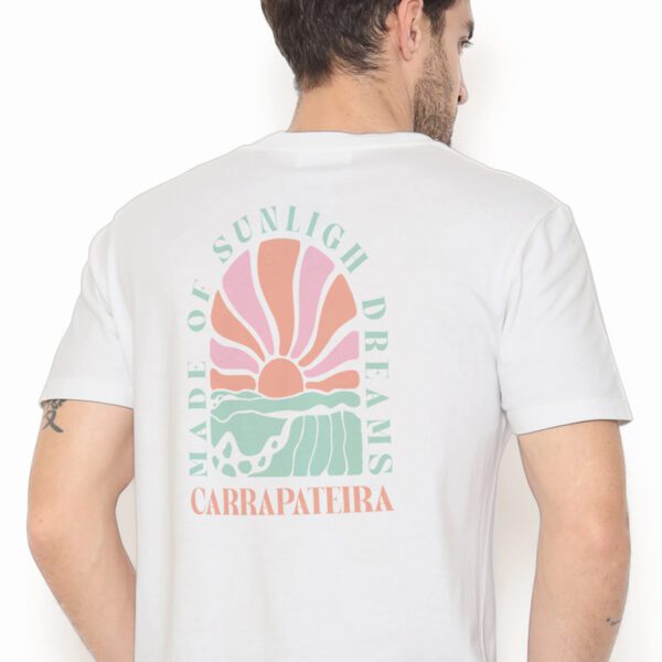 Carrapateira Sunrays foam T-shirt with illustration of cliffs, waves, and sun
